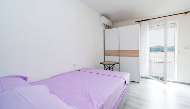 Studio flat with terrace and sea view Posedarje, Novigrad (AS-21123-a) in Posedarje