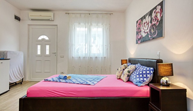 Studio flat with terrace Stupin Čeline, Rogoznica (AS-19462-a) in Rogoznica