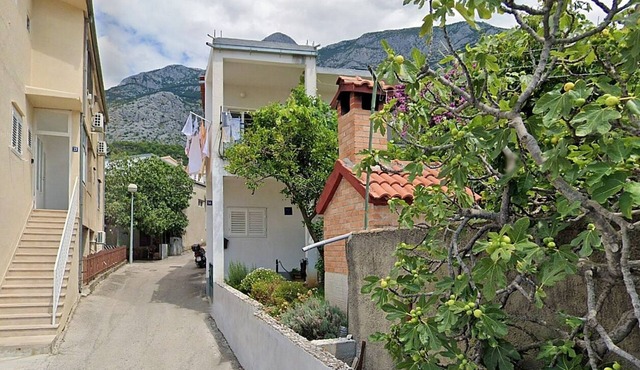 Studio flat with terrace Makarska (AS-22168-b) in Makarska