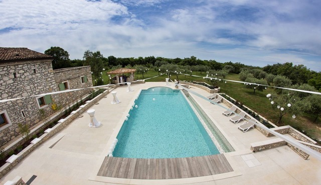Studio "Violet" private terrace and pool view in Vilanija