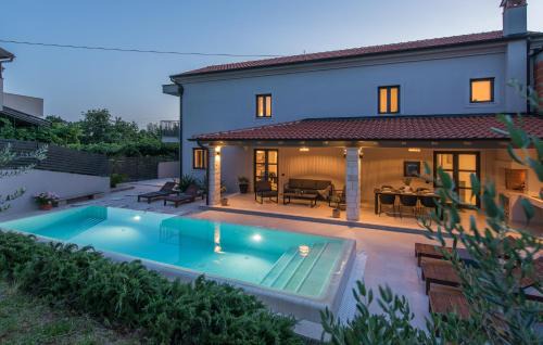 Stunning 3 Bedroom Villa with pool in Poreč