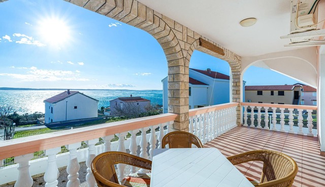Stunning apartment in Rtina with WiFi