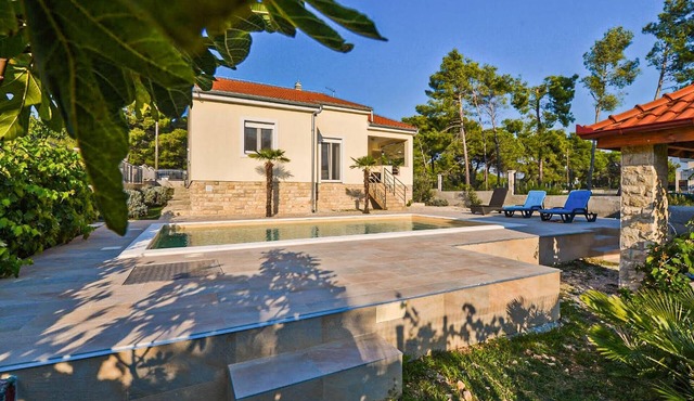 Stunning home in Bibinje