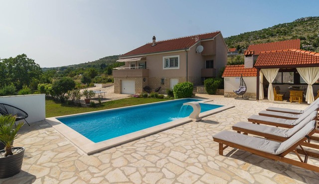 Stunning home in Brstanovo in Brstanovo