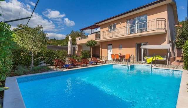 Stunning home in Prolozac Donji in Prolozac Donji