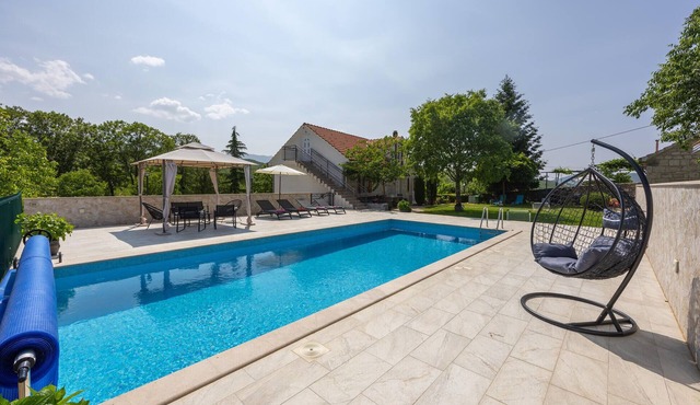 Stunning home in Krstatice in Krstatice