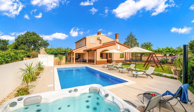 Stunning home in Marcana in Marcana
