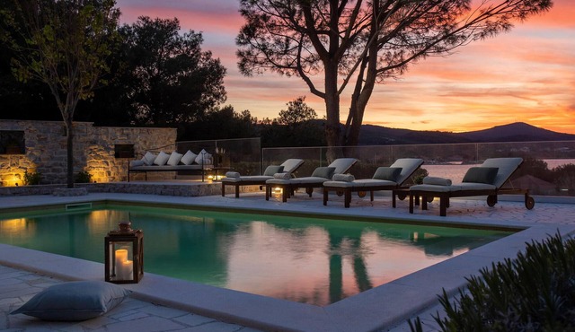 Stunning home in Pasman with private swimming pool, can be inside or outside in Pasman