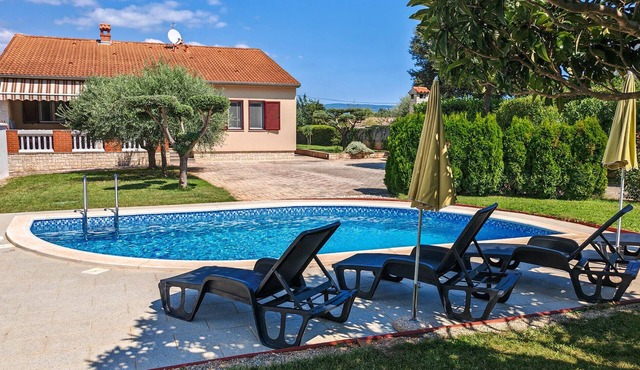 Stunning home in Pavicini