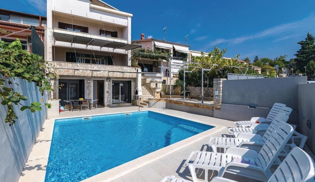 Stunning home in Pula with sauna