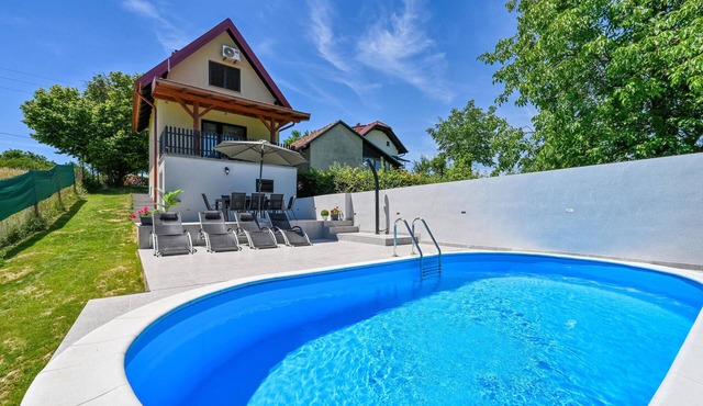 Stunning home in Seketin in Seketin
