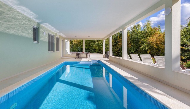 Stunning home in Zminj