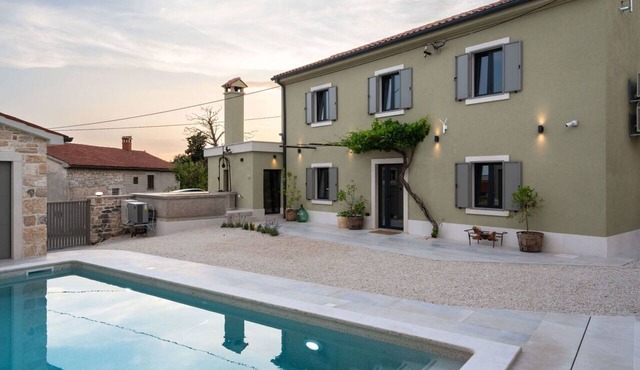 Stunning private villa for 8 people with A/C, WIFI, private pool, TV, terrace and pets allowed
