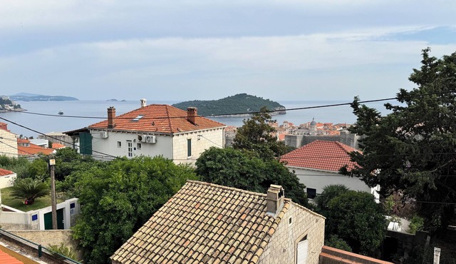 Stunning Views, Large Terrace & Natural Garden Retreat in Dubrovnik