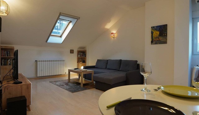 Stylish 1-Bedroom Apartment in Vračar Near Saint Sava Temple in Beograd