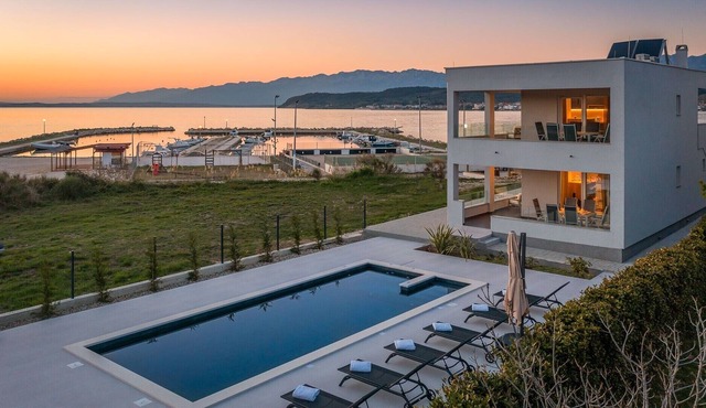 Sunset Harbour Villa in Ljubac