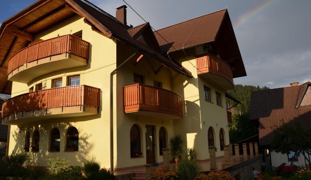 TEMPFER 2 Apartments & Rooms with new WELLNESS