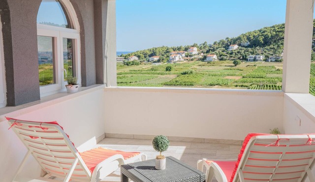 Three bedroom apartment with terrace and sea view Lumbarda, Korčula (A-27912-a) in Lumbarda