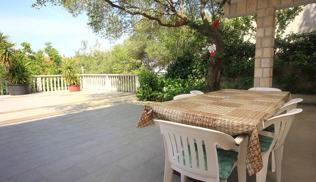 Three bedroom apartment with terrace Trpanj, Pelješac (A-10083-a)