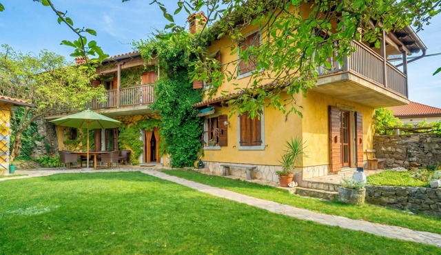 Traditional Karst House Rozina/w Garden, Dutovlje, Slovenia