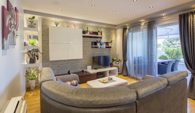 Two bedroom apartment with terrace Makarska (A-20587-a) in Makarska