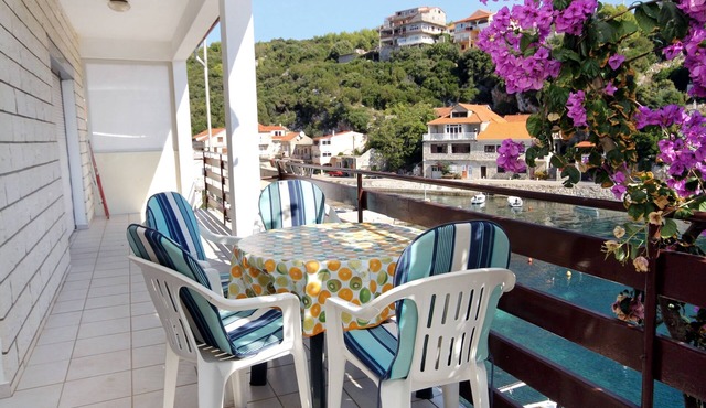 Two bedroom apartment near beach Zavalatica, Korčula (A-9285-b)