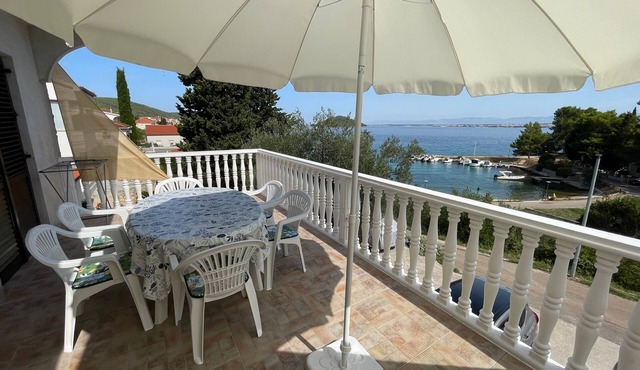 Two bedroom apartment near beach Kali, Ugljan (A-345-a) in Kali