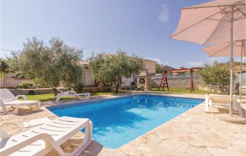 Two-Bedroom Holiday Home In Rebici