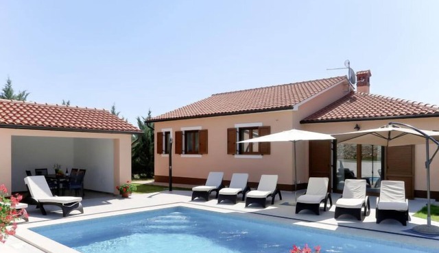 Vacation home Dori by Interhome