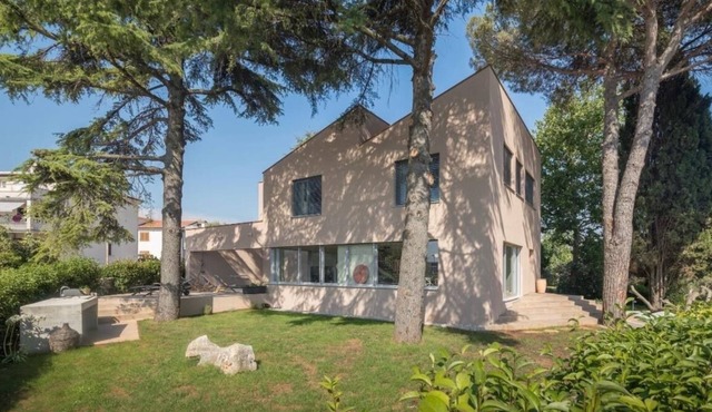 Valdora luxury villa with pool in Novigrad