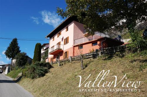 Valley View Apartment
