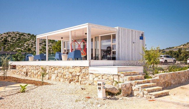 Vanellus Villas Sleeps 6 with Parking