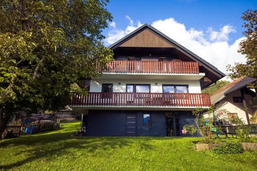 Via Alpina Apartments with sauna in Dovje