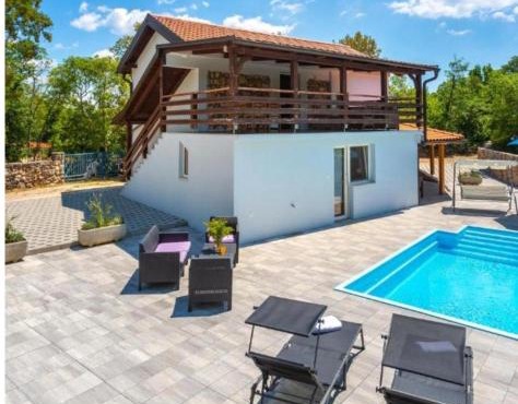 VILA IRENA