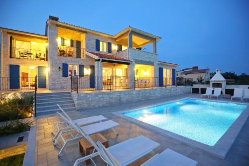 Villa Babudri near Poreč for 10 people with jacuzzi & spa in Strpačići
