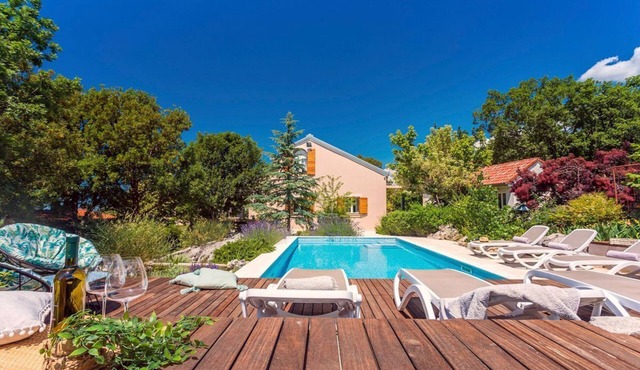 Villa Bonjo - Two Bedroom Villa, Sleeps 6 in Žeževica