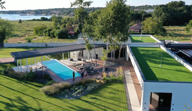 Villa Calvia Crispinilla by Villas Guide in Novigrad