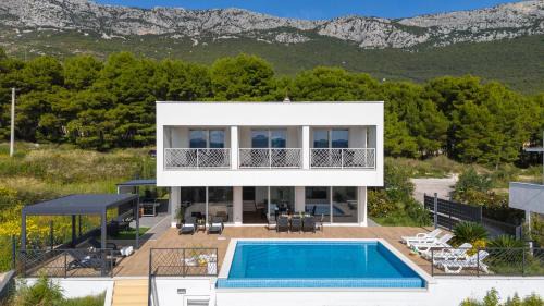 Villa Casa Bella with sea views - 1,4km from the beach in Kaštela