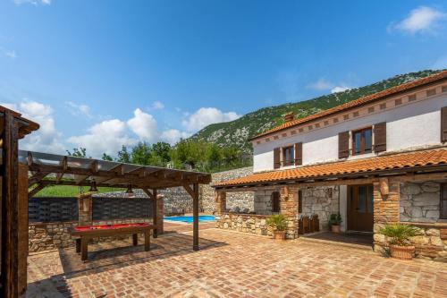 Villa Cupido With Private Pool - Happy Rentals in Drivenik