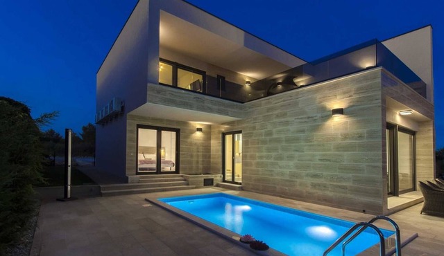 Villa EDEN - modern villa with sea view and pool, 50 m from the beach, free WIFI & parking in Srima