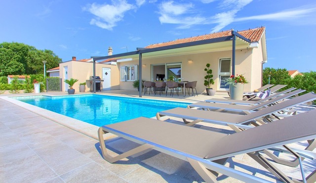 Villa Elegant with heated pool (Kvarner - Vrh)