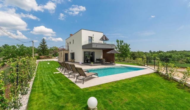 Villa Emma Louisa, Žminj