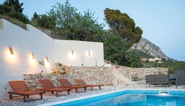 Villa Ena *** luxury villa in Podgora, heated pool in Podgora