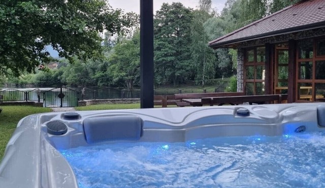 Villa ENT/Apartment 2 with Jacuzzi in Bihać