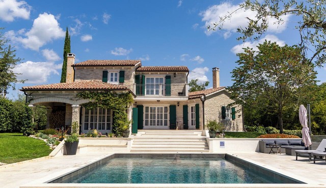 Villa Experience with Private Pool & Wine Cellar