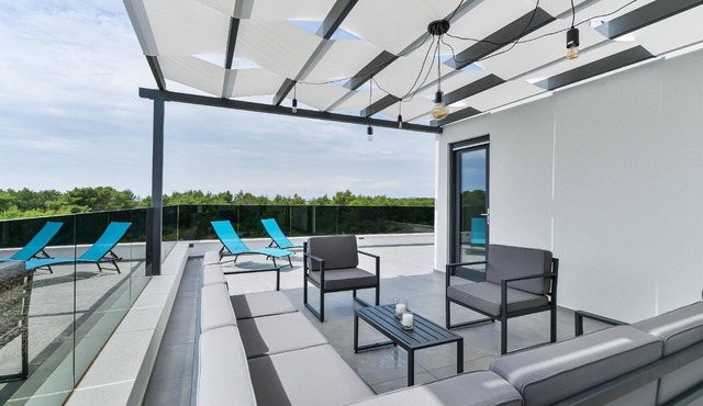 Villa Gemini II. with pool and rooftop terrace in Srima