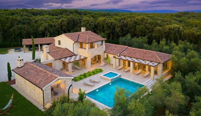 Villa Ginetto - 8 Persons, 4 Bedrooms, Private Pool, BBQ