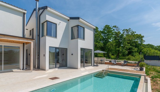 Villa Green Zebra nearby Porec – Crovillas GmbH