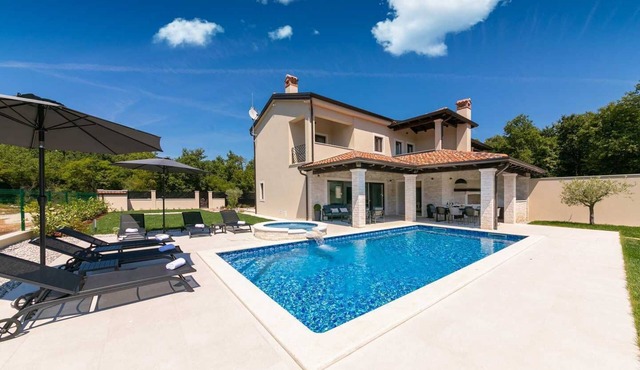 Villa GreenBlue with pool in Porec