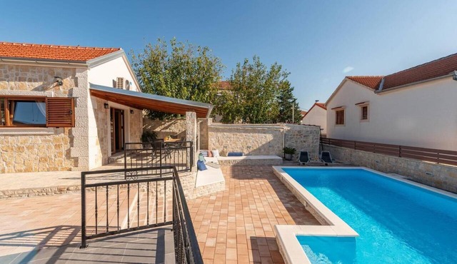 Villa Ika - Two Bedroom Villa, Sleeps 4 in Raštević